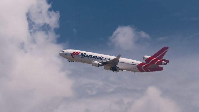 Boeing MD-11 (PH-MCS) - Martin Air departing TJBQ