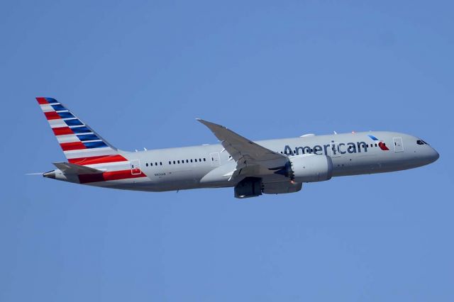 Boeing 787-8 (N800AN) - American Boeing 787-823 N800AN took off from Phoenix Sky Harbor on the morning of March 5, 2015. It made a touch and go landing at el Paso, flew past Dallas-Fort Worth, touched down at St Louis, and came back to Phoenix at 3:22 PM. It bounced on Runway 08, and continued on her way to DFW 