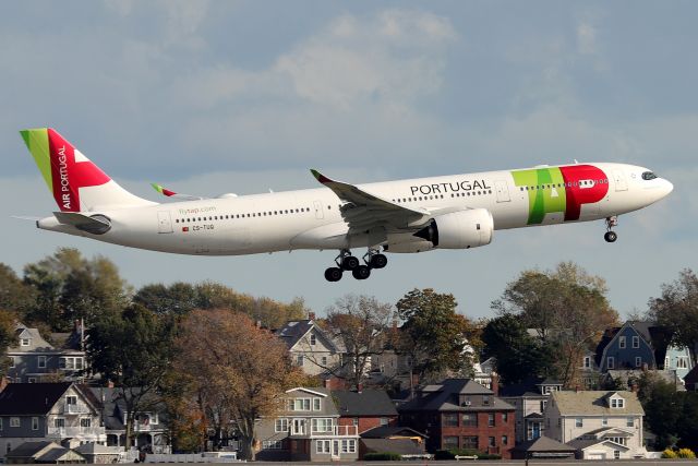 Airbus A330-900 (CS-TUQ) - 'Air Portugal 217' arriving from Lisbon Humberto Delgado Airport