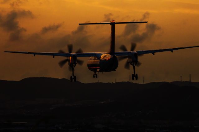 de Havilland Dash 8-100 (JA852A)