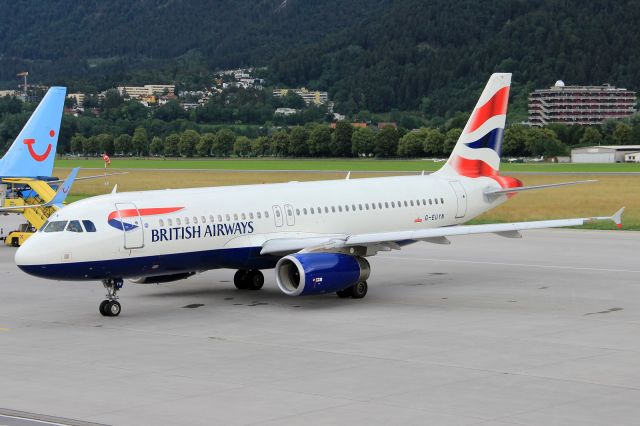 Airbus A320 (G-EUYN)