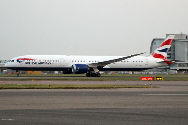 BOEING 787-10 Dreamliner (G-ZBLJ) - Departing rwy 09R on 21-Sep-24 operating flight BAW95 to CYUL.