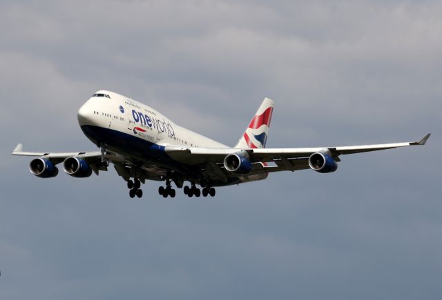 Boeing 747-400 (G-CIVI)