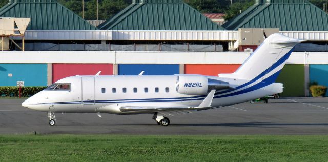 Canadair Challenger (N82RL)