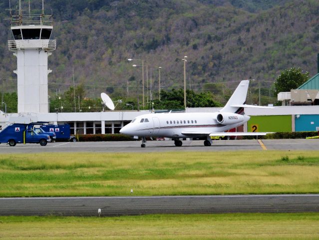 Dassault Falcon 2000 (N255QS)