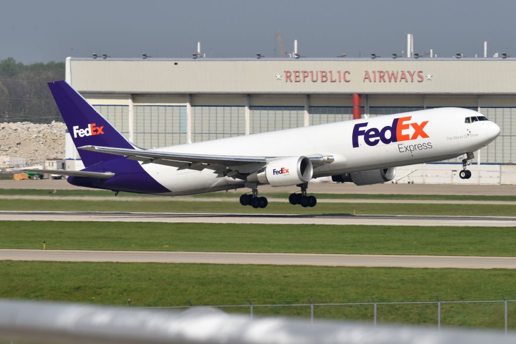 BOEING 767-300 (N189FE) - 5-L 04-26-23