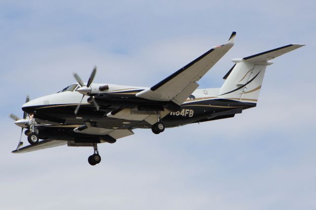 Beechcraft Super King Air 350 (N64FB)