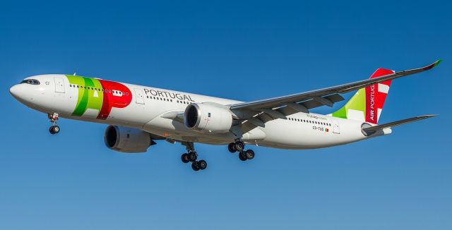 Airbus A330-900 (CS-TUQ)