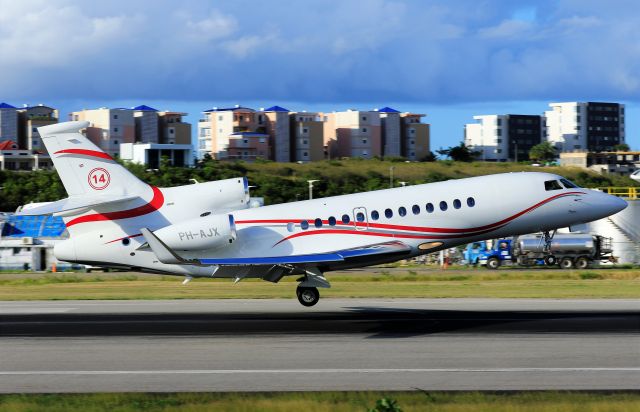 Dassault Falcon 7X (XRO915)