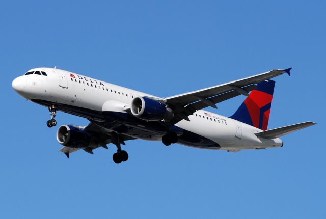 Airbus A320 (N345NW) - Delta Air Lines Airbus A320-212 N345NW / 3245 (cn 399)  Las Vegas - McCarran International (LAS / KLAS) USA - Nevada, October 1, 2010 Photo: TDelCoro (Northwest Airlines)