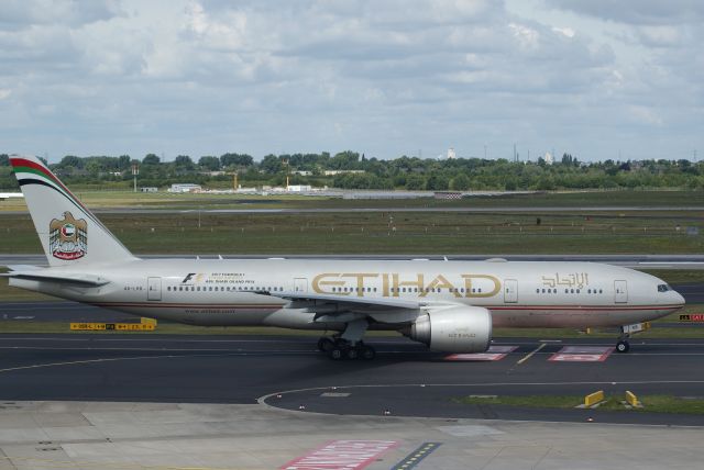 Boeing 777-200 (A6-LRB) - Etihad Airways B777-237LR cn36301