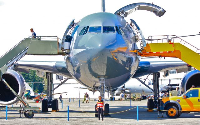 — — - CAF Airbus CC-150 Polaris (A310-304(F) at Comox Air Show 2013 at Canadian Forces Base 19 Wing Comox, August 16th.