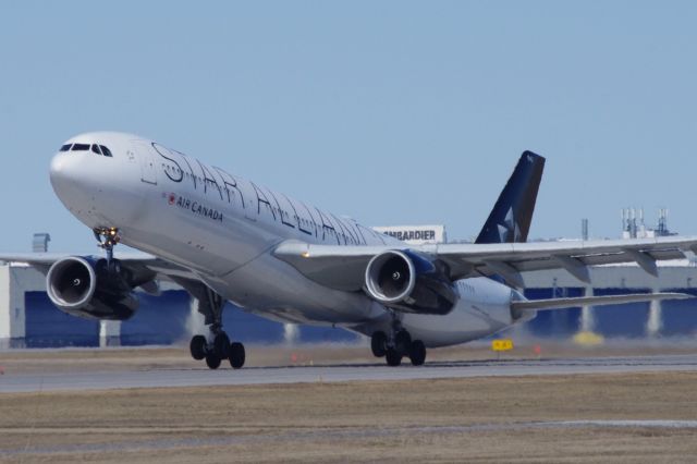 Airbus A330-300 (C-GEGP)
