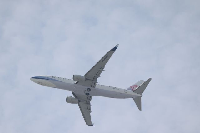 Boeing 737-700 (B-18651)