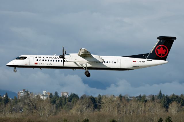 de Havilland Dash 8-400 (C-GJZK)