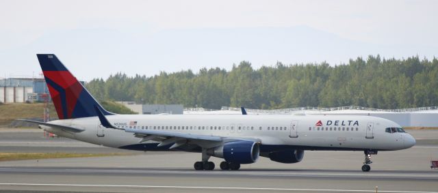 Boeing 757-200 (N536US)