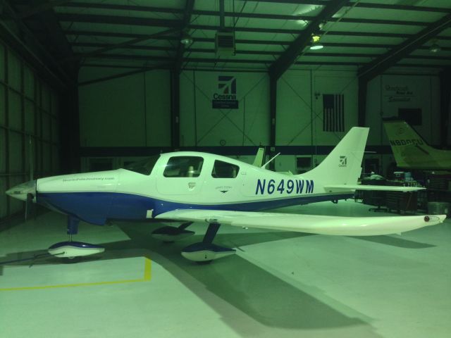 Cessna 350 (N649WM)