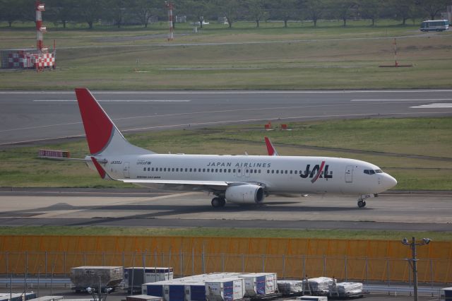 Boeing 737-800 (JA305J)