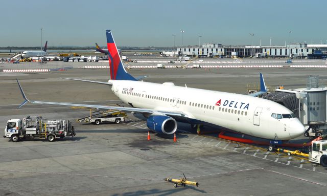 Boeing 737-900 (N835DN) - Delta Air Lines Boeing 737-932ER(WL) N835DN in New York JFK