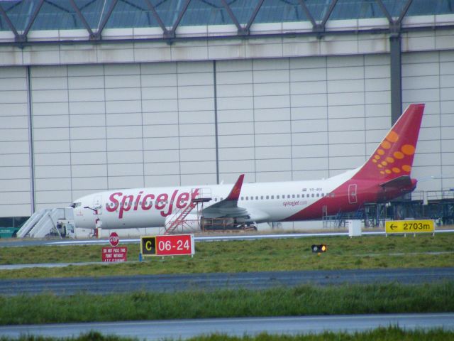 Boeing 737-700 (YR-BIA) - YR-BIA B737 IN SPICEJET CS AND TITLES AT EINN