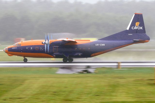 Antonov An-12 (UR-CNN)