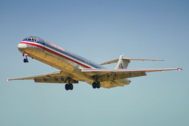 McDonnell Douglas MD-80 (N984TW)