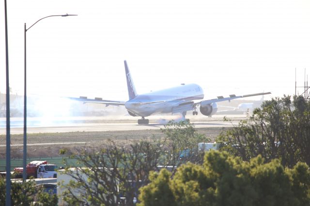 BOEING 777-300ER (JA788A)