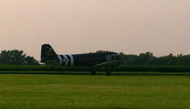 Douglas DC-3 (N345AB)