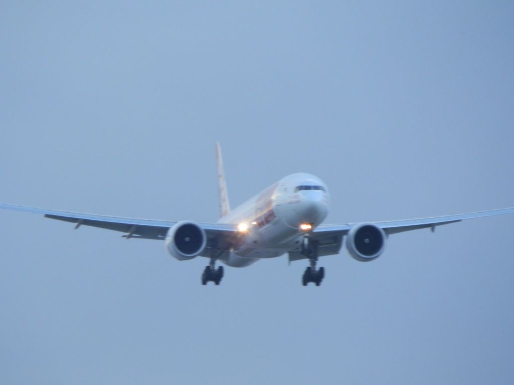 BOEING 777-300 (PT-MUB)