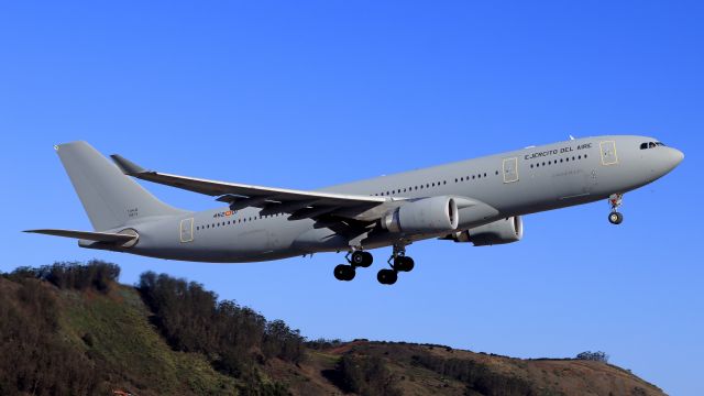 Airbus A330-200 (T2401) - Tenerife North Airport