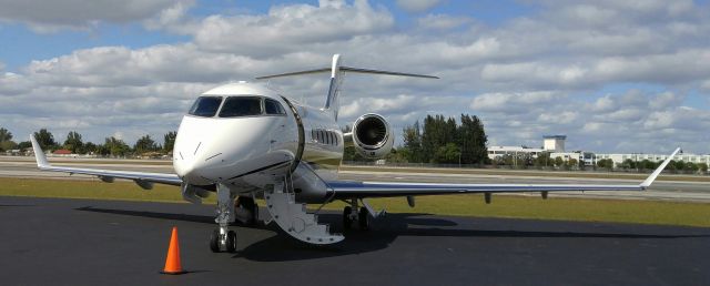 Bombardier Challenger 300 (N2XT)