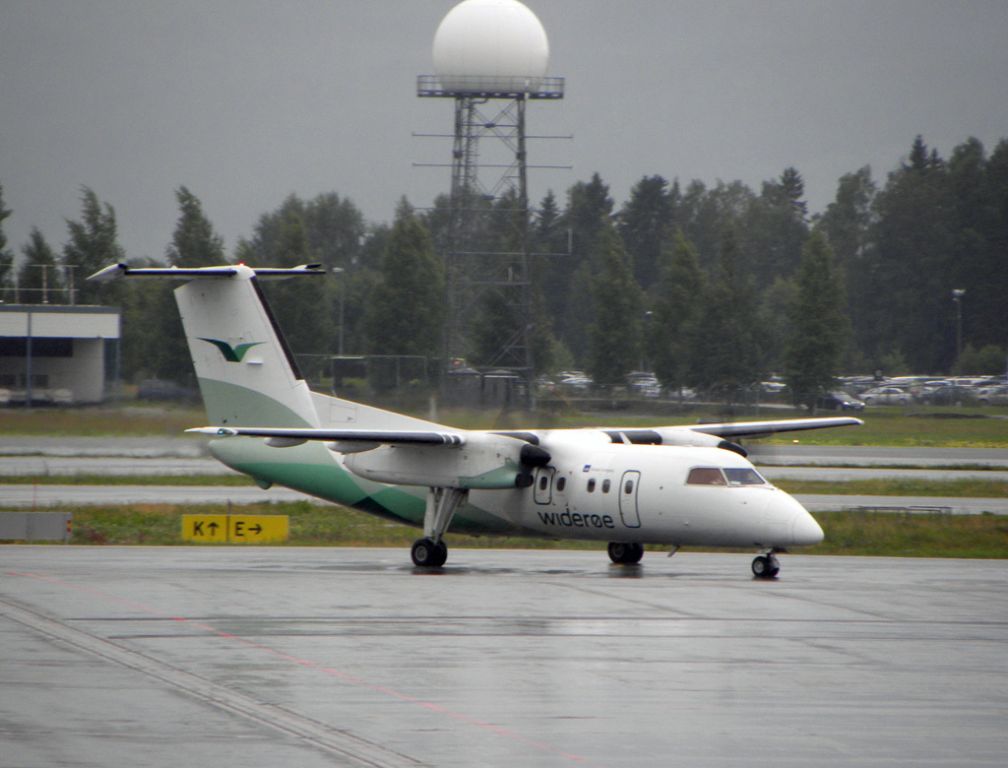 de Havilland Dash 8-100 (LN-WIJ)