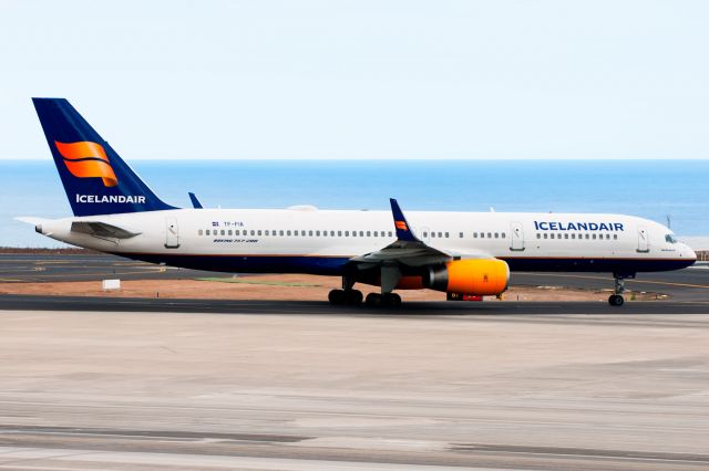 Boeing 757-200 (TF-FIA)