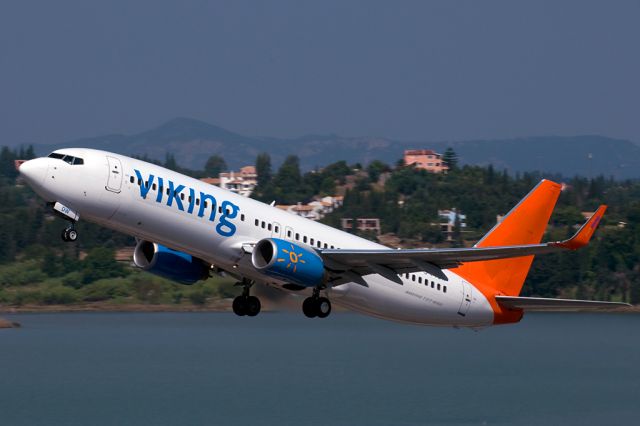 Boeing 737-700 (C-FTDW) - Viking Airlines Boeing 737-808 C-FTDW, operated by Sunwing