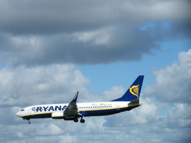 Boeing 737-700 (EI-ENA) - EI ENA B737 ARR EIDW 14/09/13