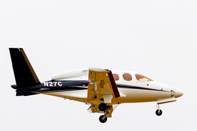 Cirrus Vision SF50 (N27C)