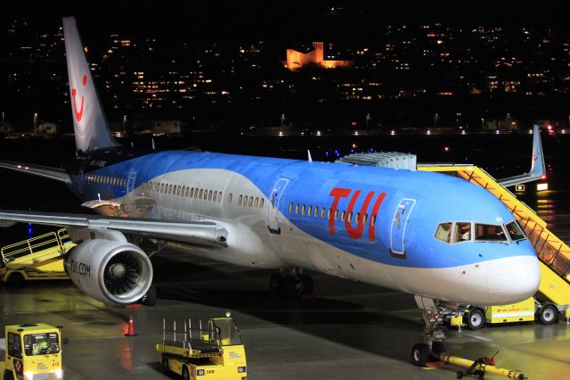 Boeing 757-200 (G-OOBE)