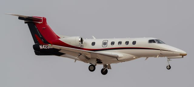 Embraer Phenom 300 (N423N) - N423N 2012 Embraer EMB-505 Phenom 300 s/n 50500125 - North Las Vegas Airport  KVGTbr /Photo: Tomás Del Corobr /February 11, 2021