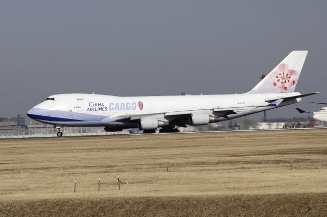 Boeing 747-400 (B-18715) - Departure at NRT Airport Runway 34l on 2011/12/29