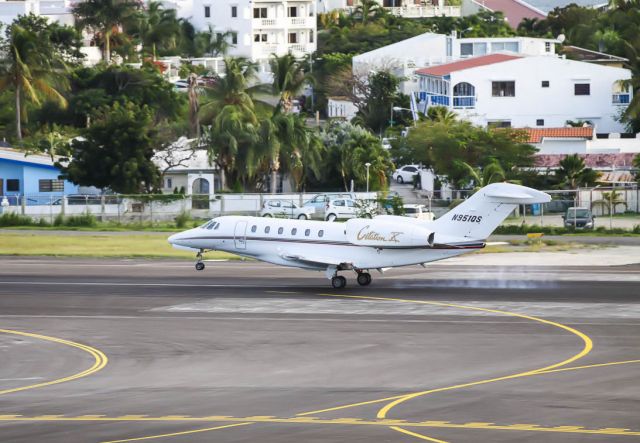 Bombardier Global 5000 (N951QS)