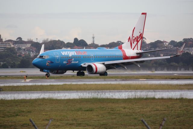 Boeing 737-700 (VH-VBY)