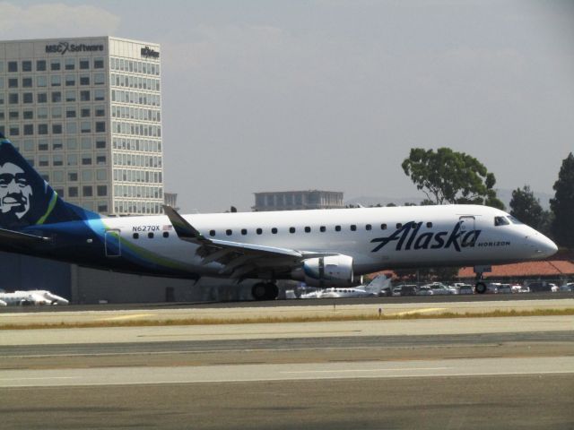 Embraer 175 (N627QX) - Taxiing RWY 20R