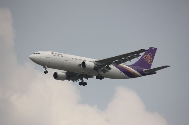 Airbus A330-300 (HS-TAO)