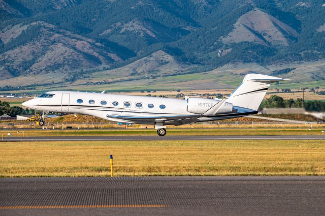 Gulfstream Aerospace Gulfstream G650 (N1876P) - Chevron Gulfstream G650 departing KBZN.