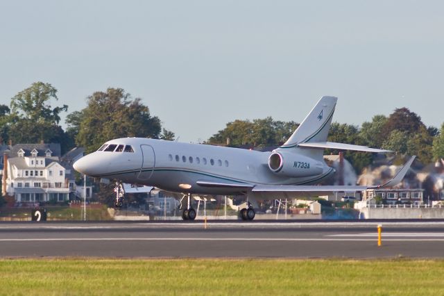 Dassault Falcon 2000 (N733A) - Touchdown @ KBOS Logan on RWY27 !