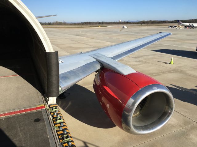 BOEING 737-300 (N360WA) - Freight 737.