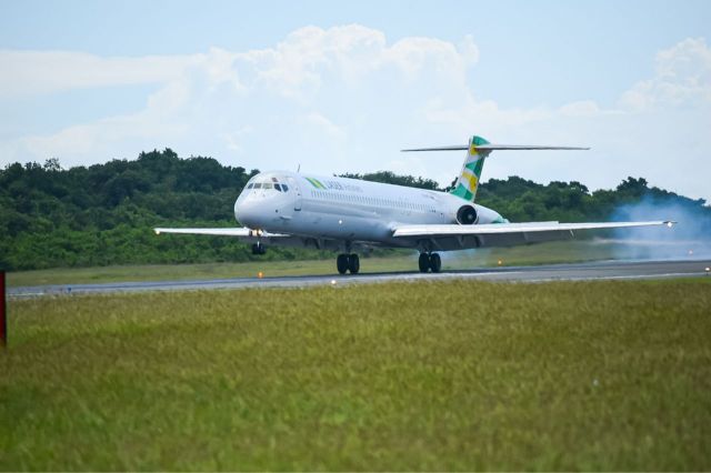 McDonnell Douglas MD-80 (YV-3145)