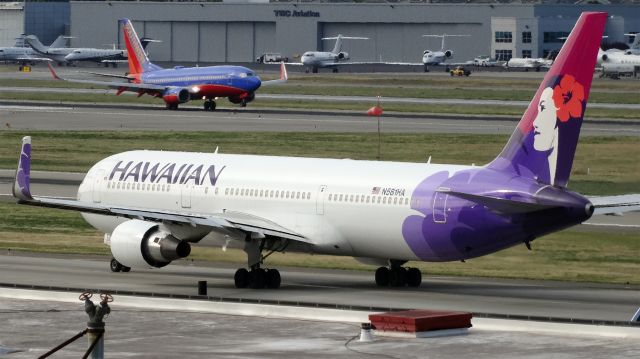 BOEING 767-300 (N581HA) - N581HA Hawaiian Airlines Boeing 767-300 - cn 28141 / ln 853br /First Flight * Sep 2001br /Age 13.6 Yearsbr /20150424 San Jose Intl (KSJC) Gate 15 -->Honolulu Intl (PHNL) Terminal Z