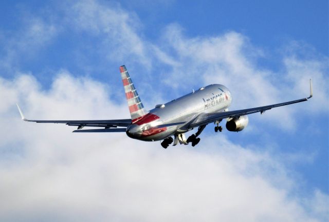 Boeing 757-200 (N186AN)