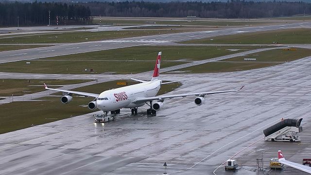 Airbus A340-300 (HB-JMH)